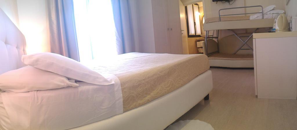 Ferretti Beach Hotel Rimini Luaran gambar