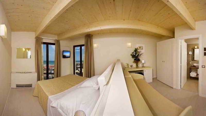 Ferretti Beach Hotel Rimini Luaran gambar